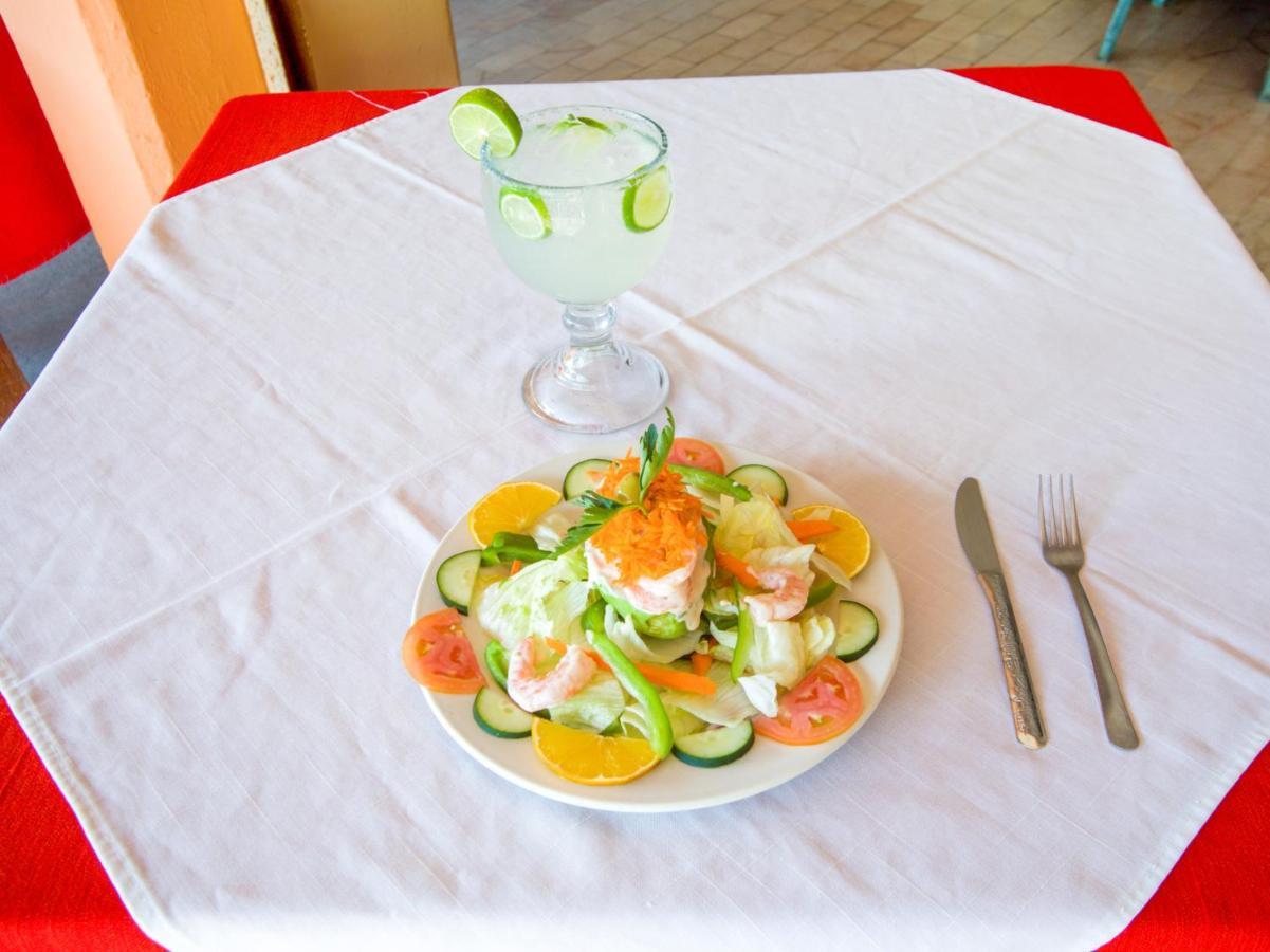 Hotel Del Pescador ซีฮัวตาเนโค ภายนอก รูปภาพ