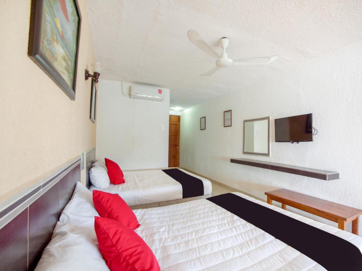 Hotel Del Pescador ซีฮัวตาเนโค ภายนอก รูปภาพ