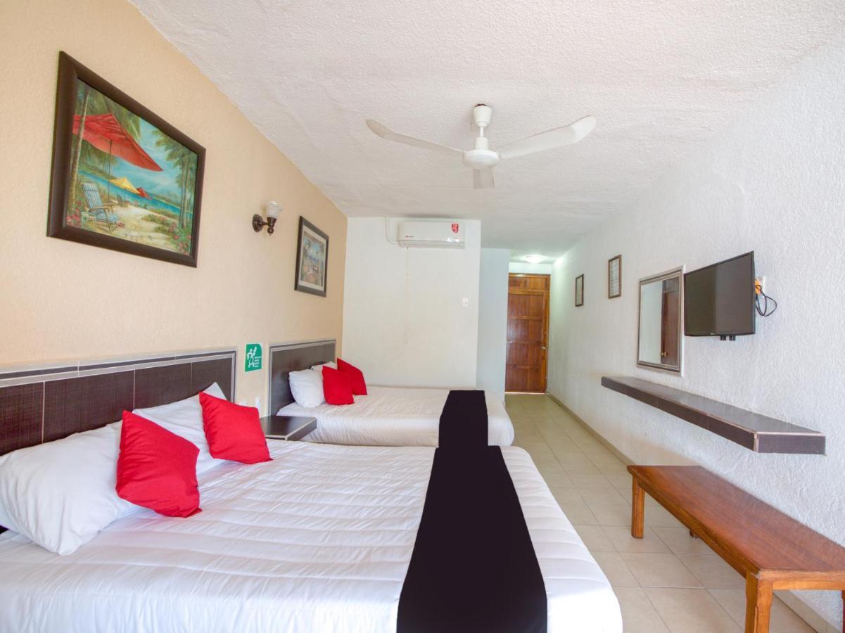 Hotel Del Pescador ซีฮัวตาเนโค ภายนอก รูปภาพ